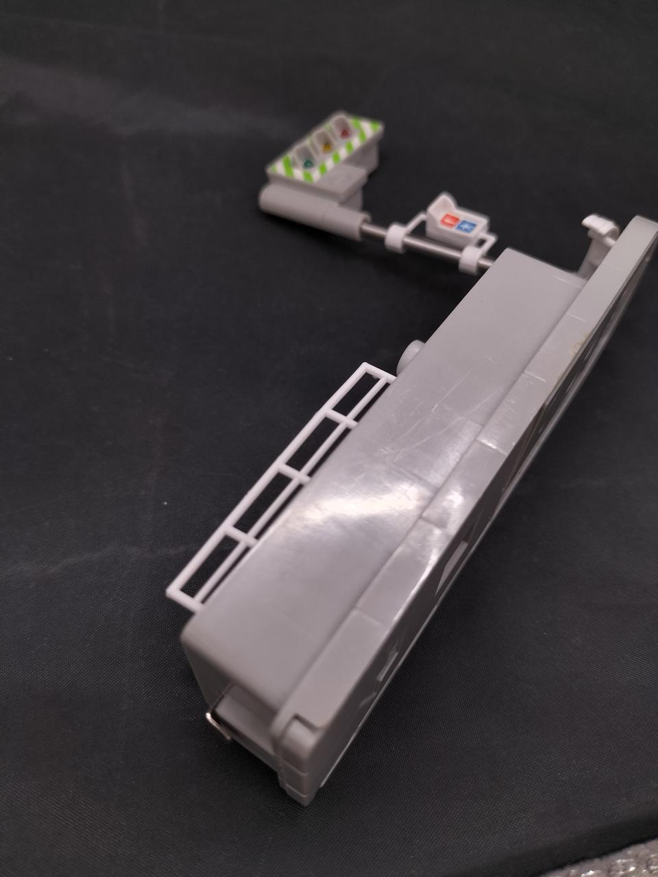 細かい擦り傷全体的にあります