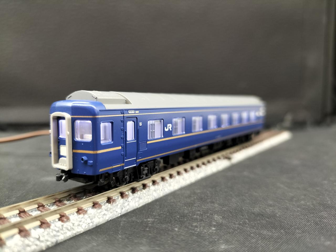 全ての車両に室内灯入っています