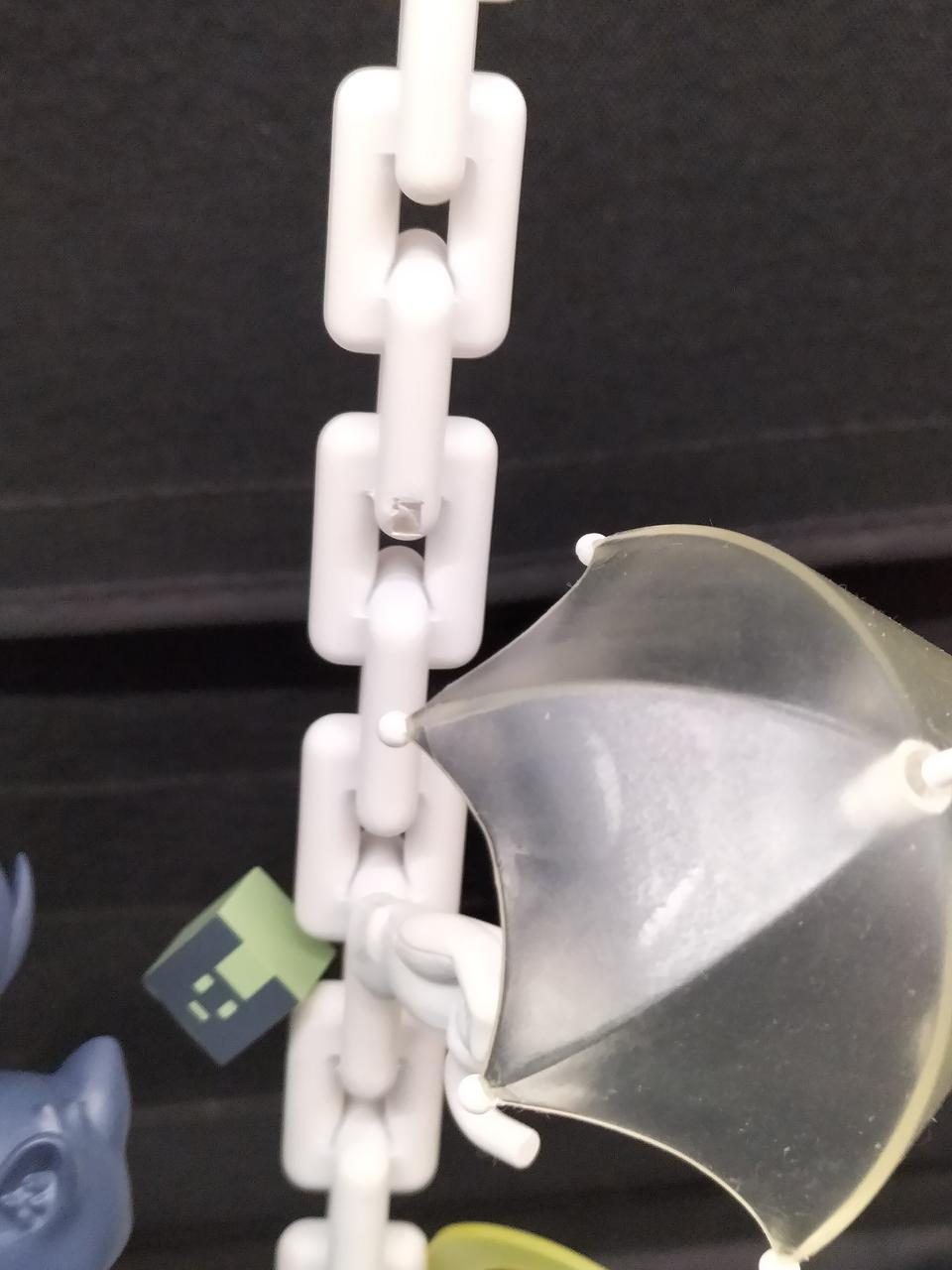 傘パーツ折れてます