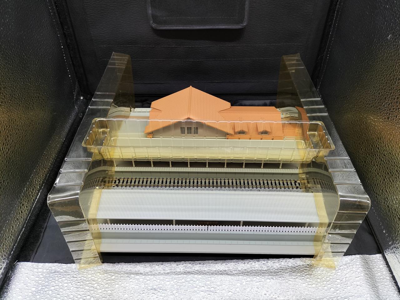 中箱黄ばんでます