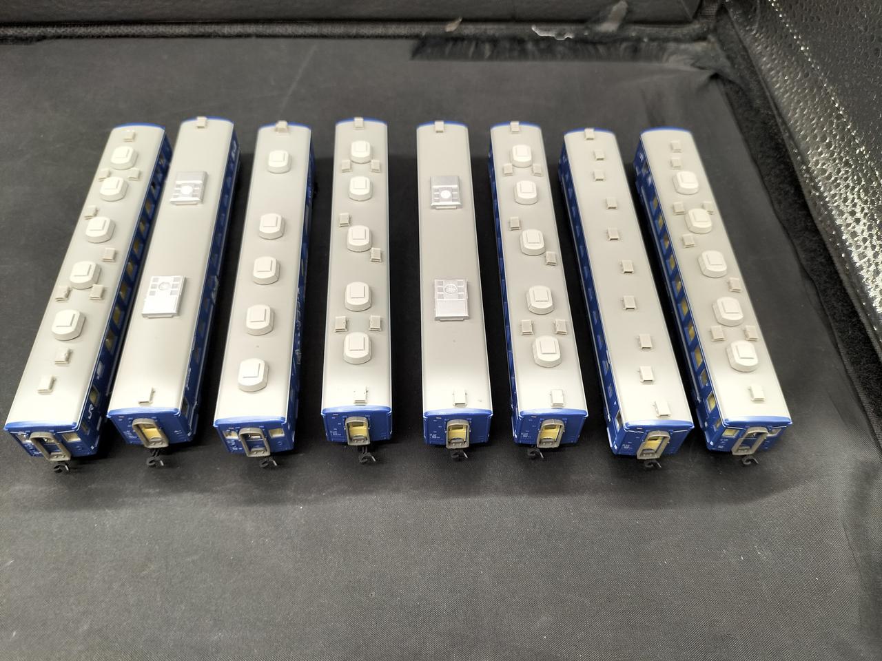 反対側は全て同じです