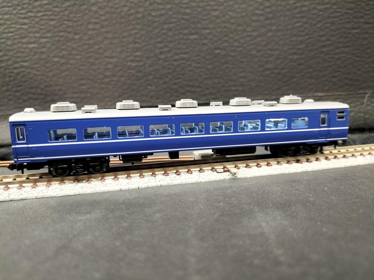 全ての車両室内灯入ってます