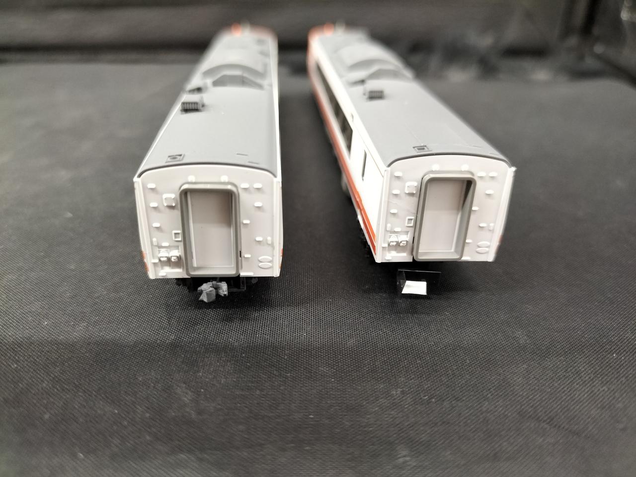 先頭車一両のみカプラー異なります