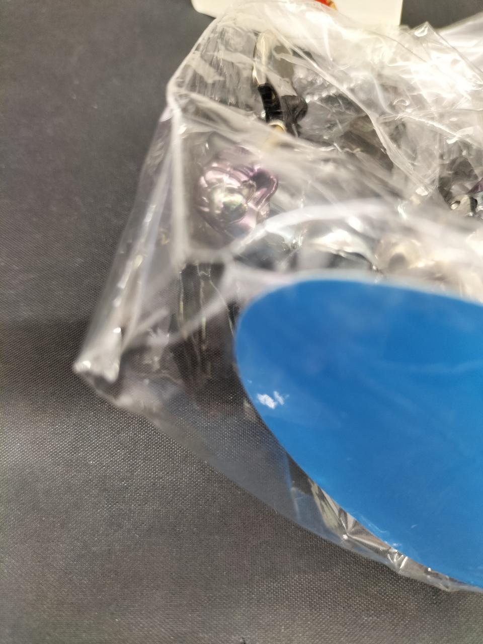 袋一部裂けてます