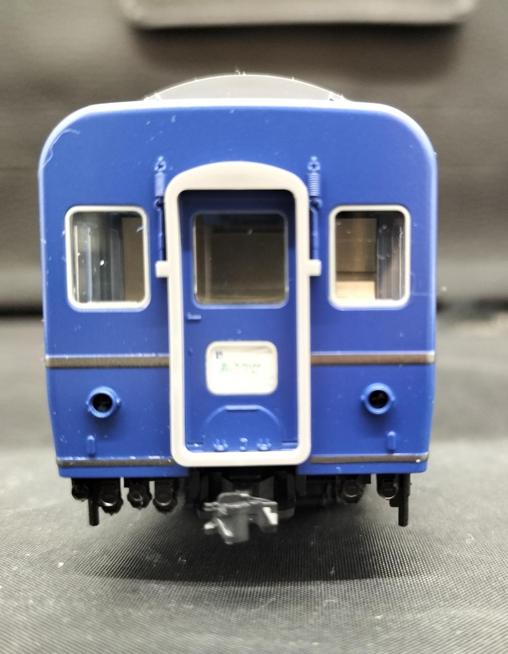 こちら側のみテール点灯しました。