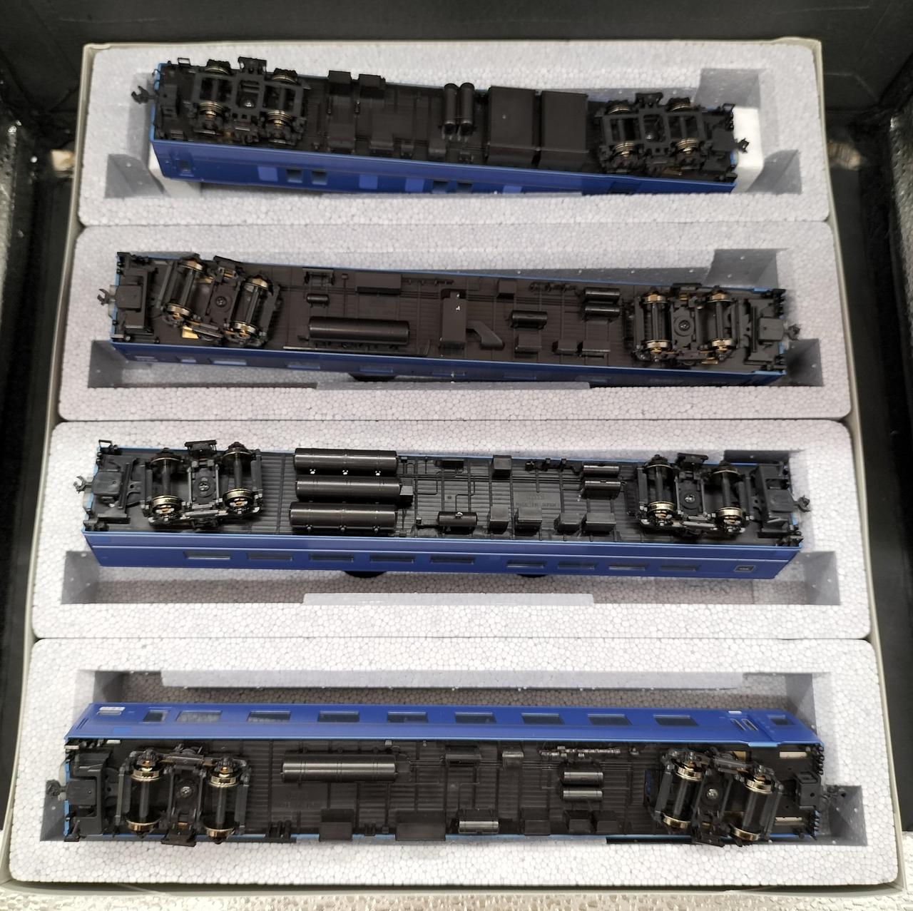 KATO 24系25形 4両セット&3両セット Nゲージ 24系25形 金帯 4両基本セット (基本・4両セット) (鉄道模型