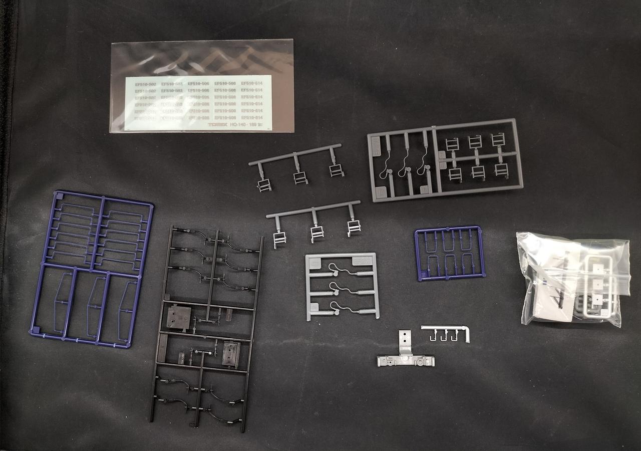 付属品未使用、袋未開封です