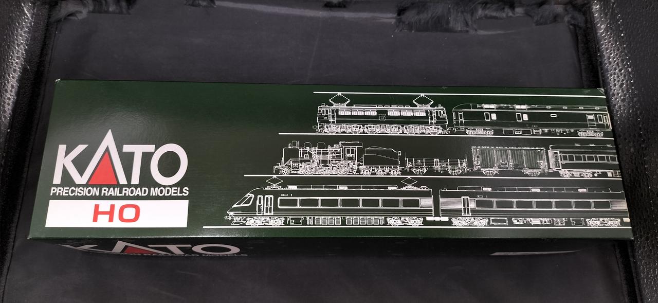 箱全体に痛み、汚れあります