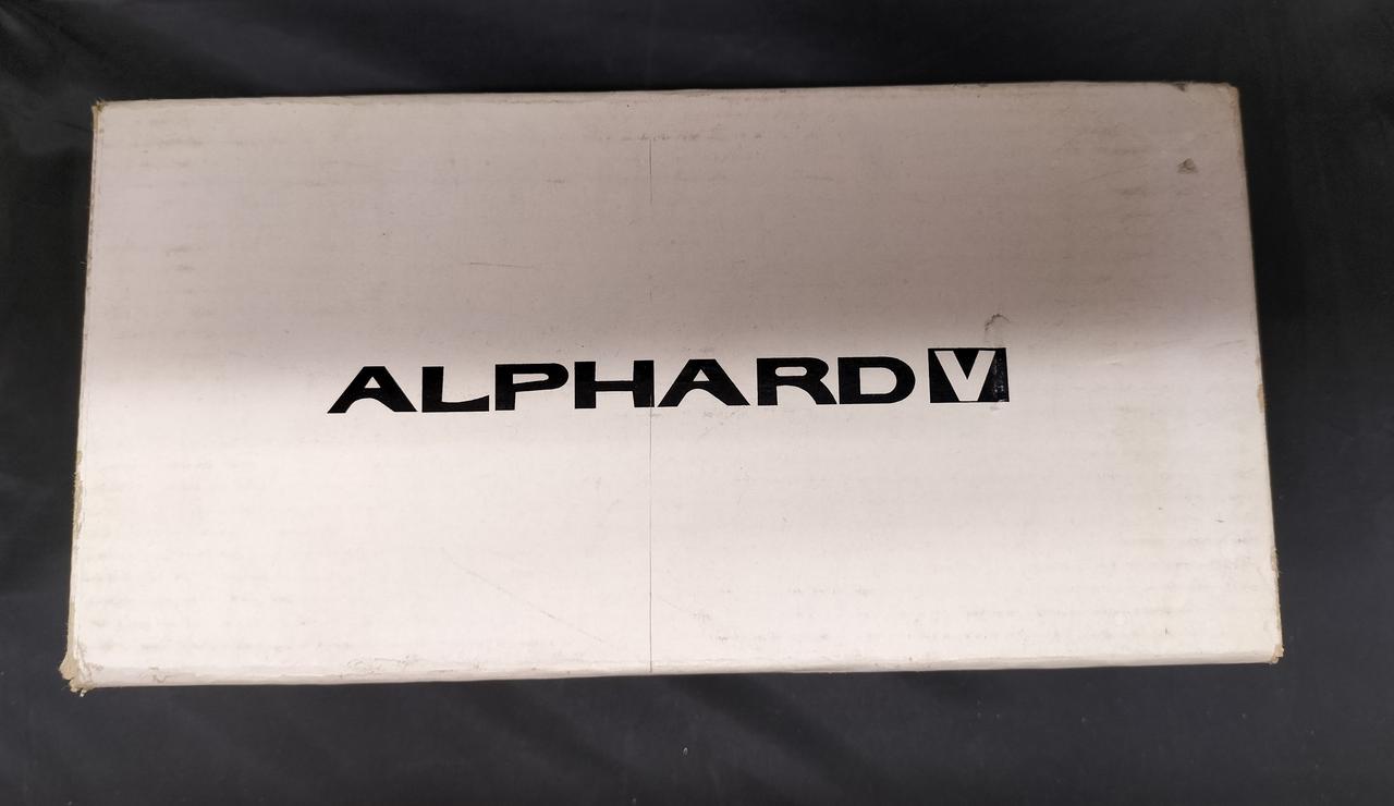 箱全体に痛み、汚れあります