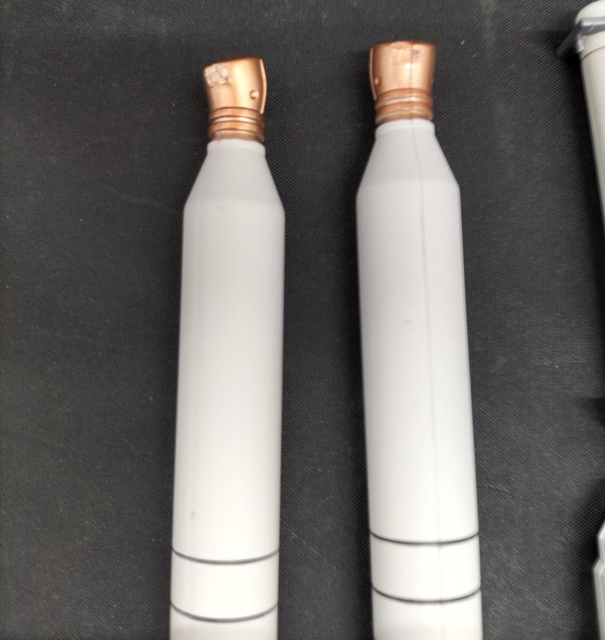 黒い点の汚れあり