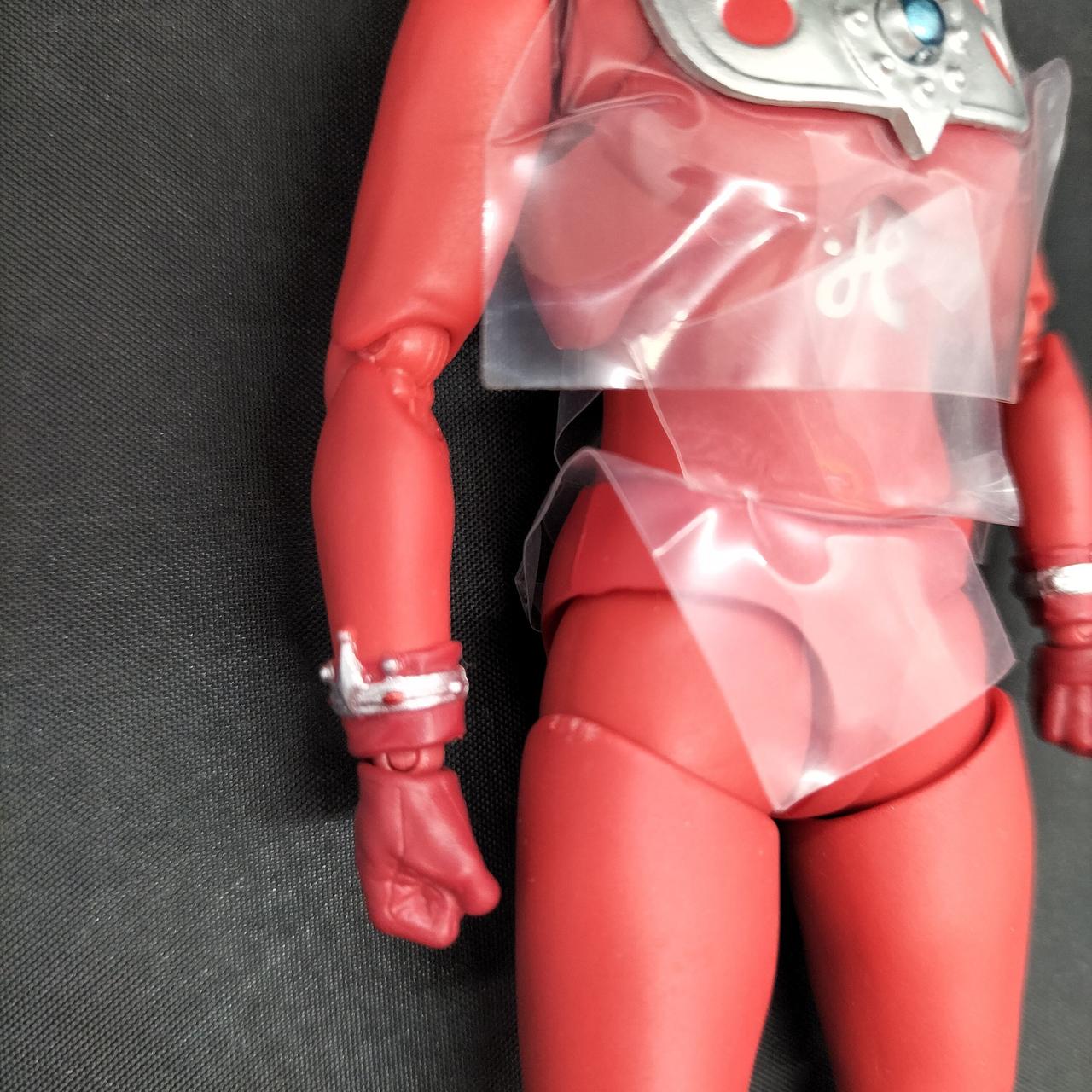 足の付け根に傷あり