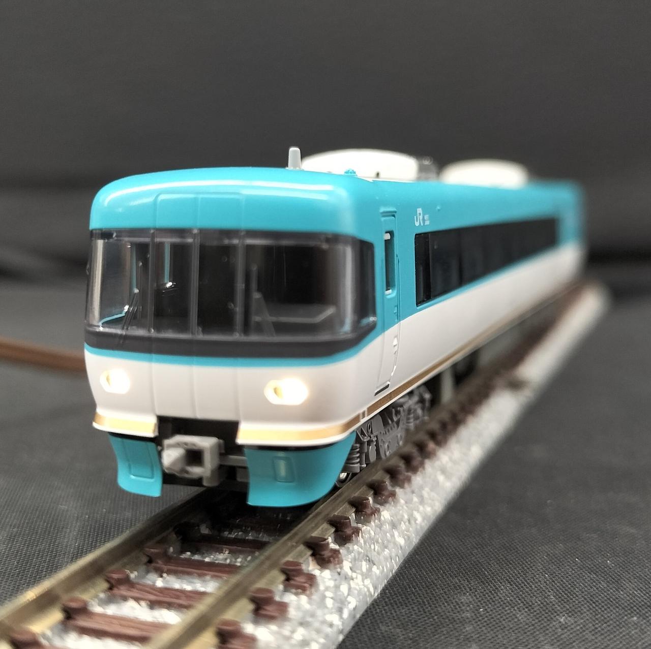 9両目先頭車ライト、テールOK