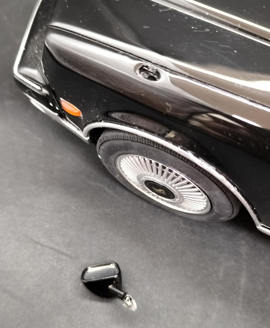 ミラー破損、接着痕あり