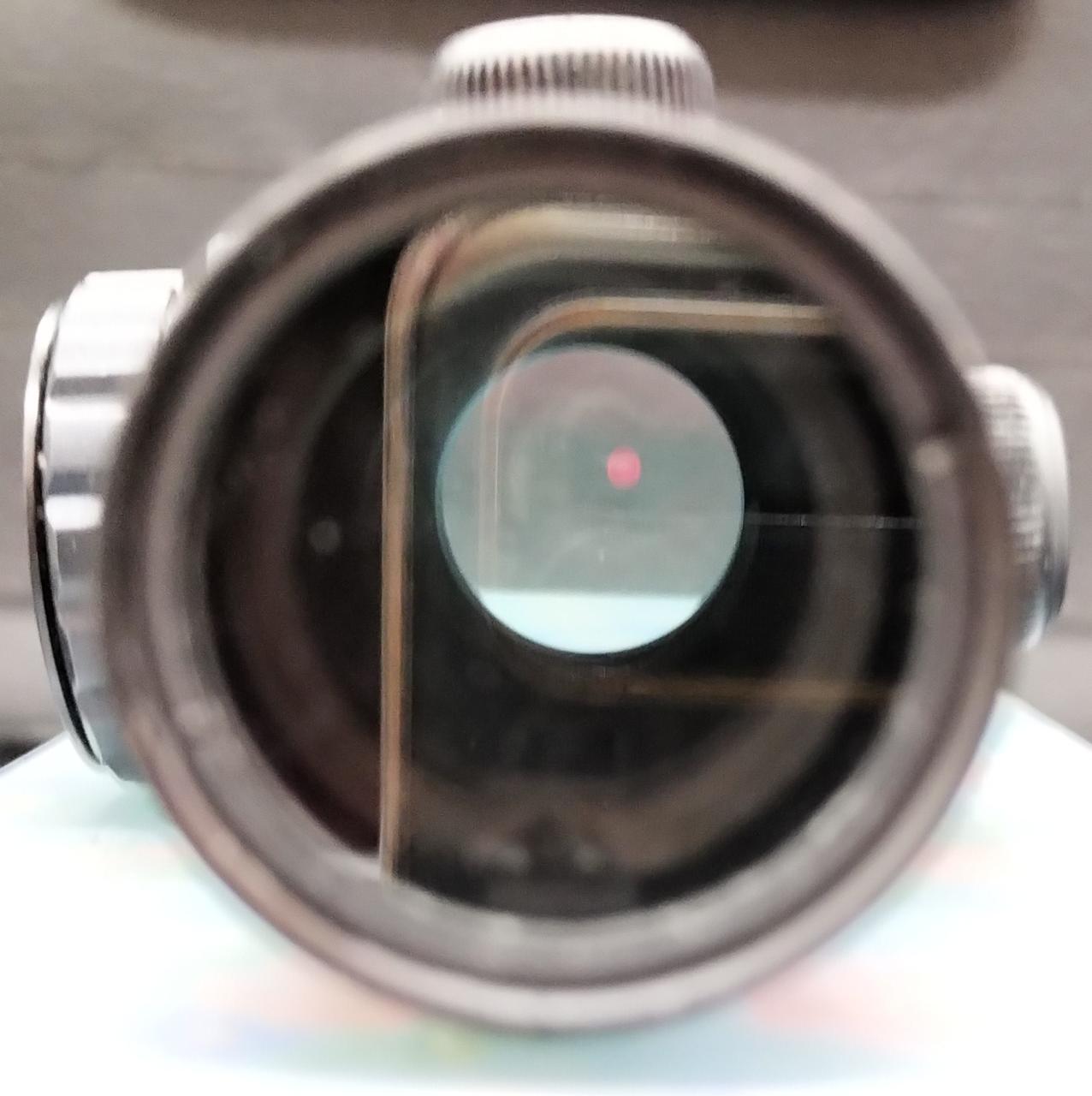 発光確認の為見づらいです