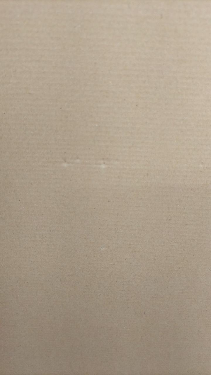 箱裏に凹みがあります