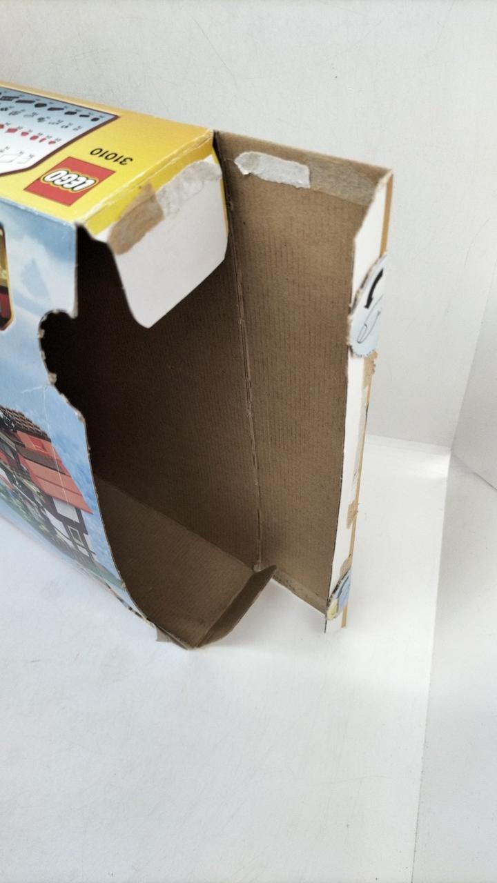 箱に傷みあります