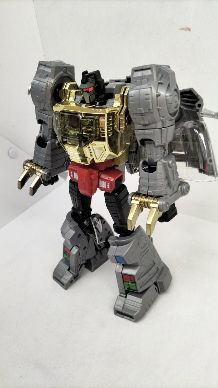 TAKARA TOMY 型番：MP-8 グリムロック