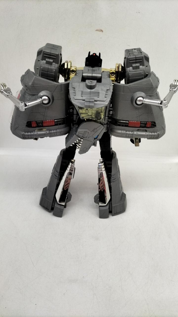 TAKARA TOMY 型番：MP-8 グリムロック