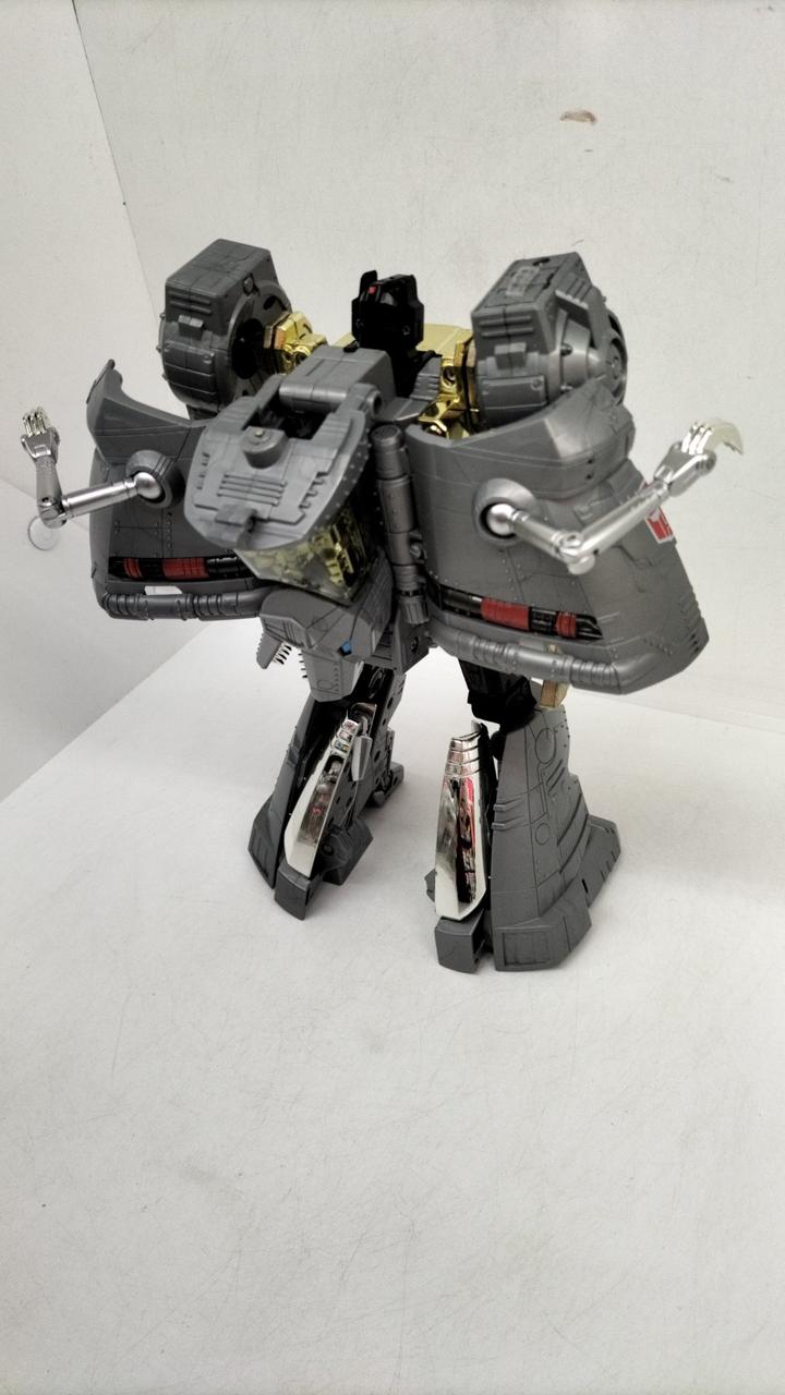 TAKARA TOMY 型番：MP-8 グリムロック