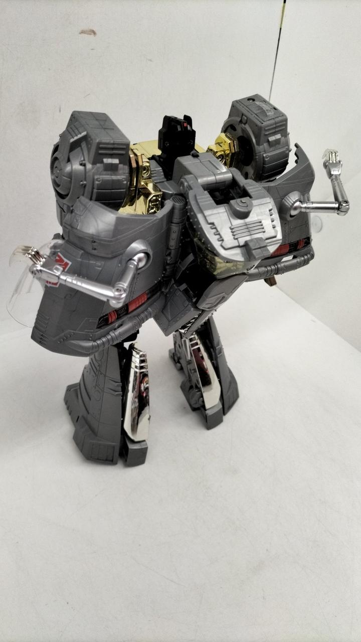 TAKARA TOMY 型番：MP-8 グリムロック