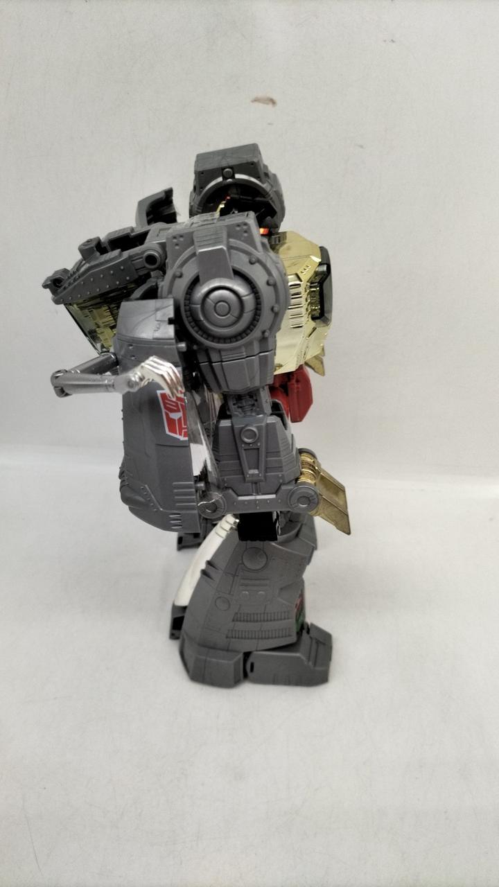 TAKARA TOMY 型番：MP-8 グリムロック