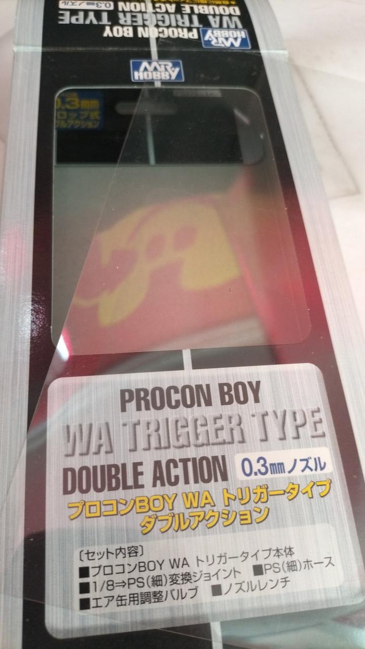 パッケージの窓枠破損。