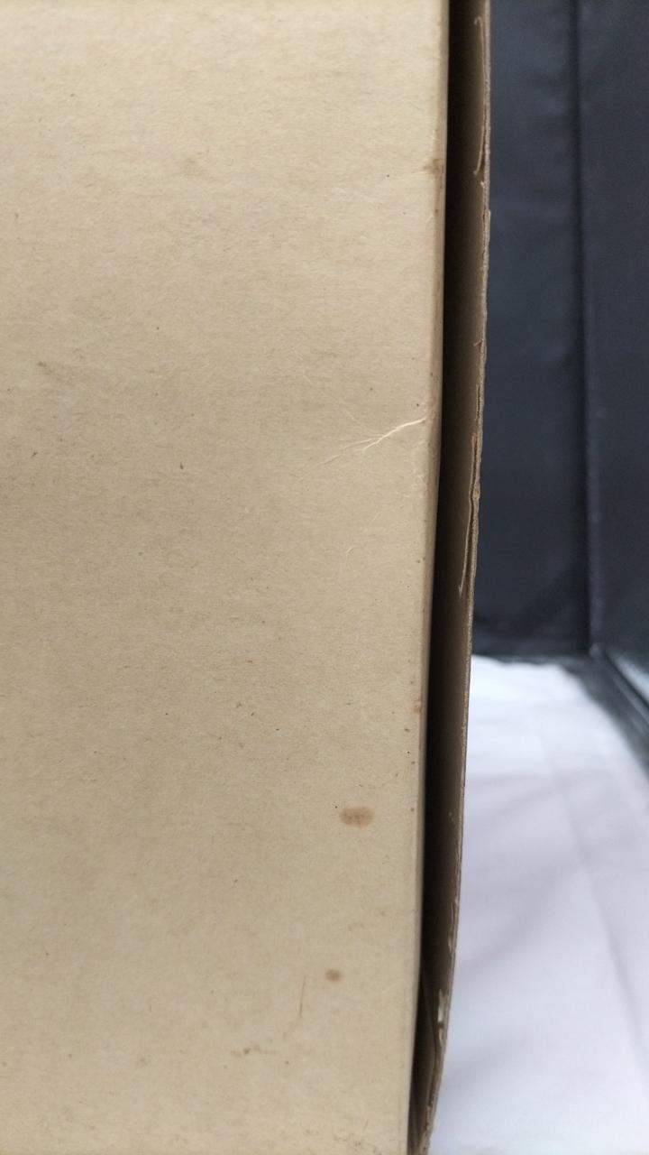 箱汚れあり。