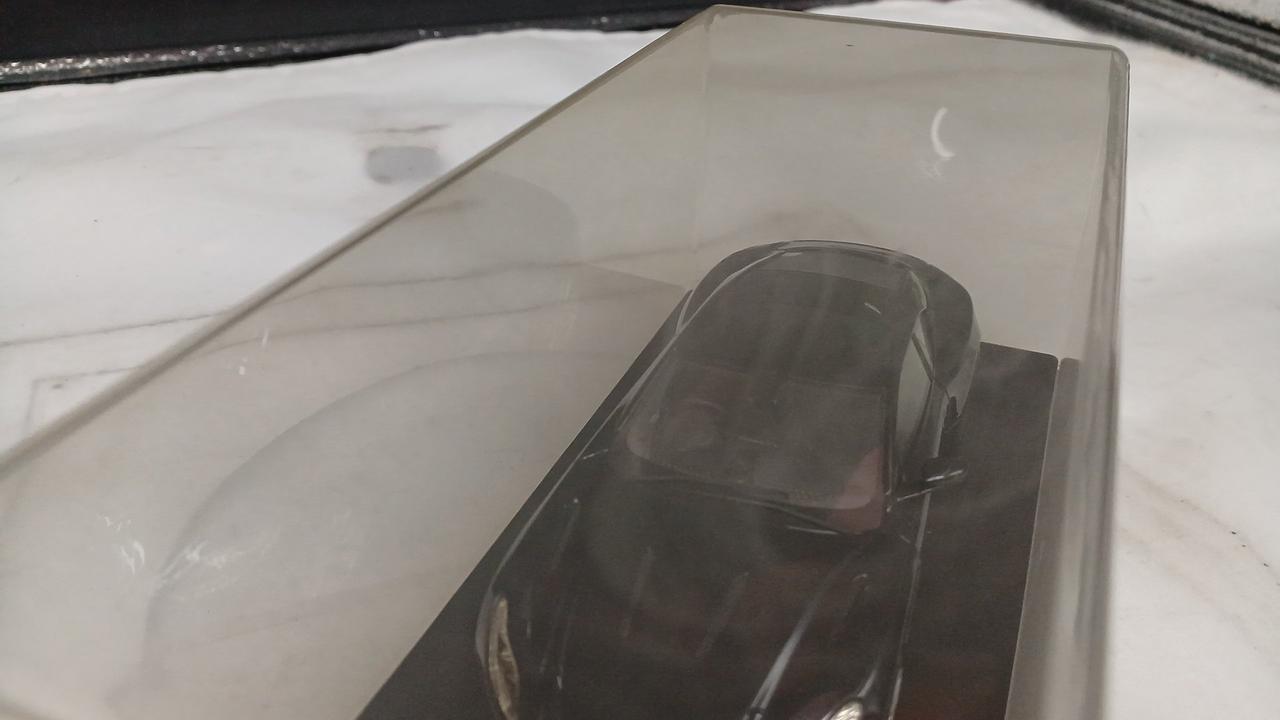 アクリル黄変汚れあり