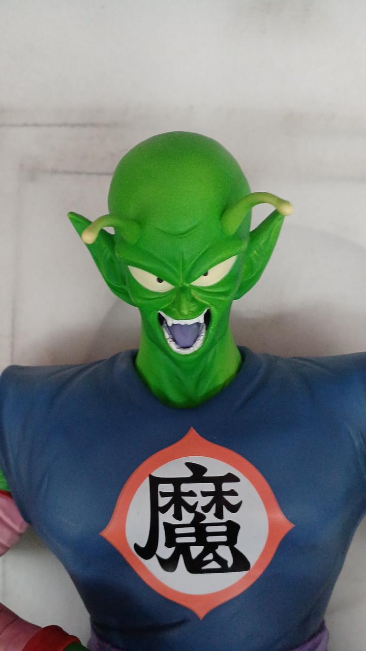 触覚の先　色落ちあり。