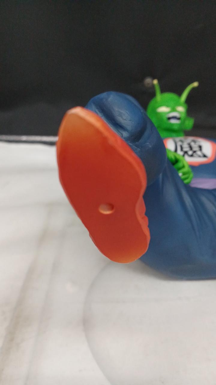 爪先色落ちあり。