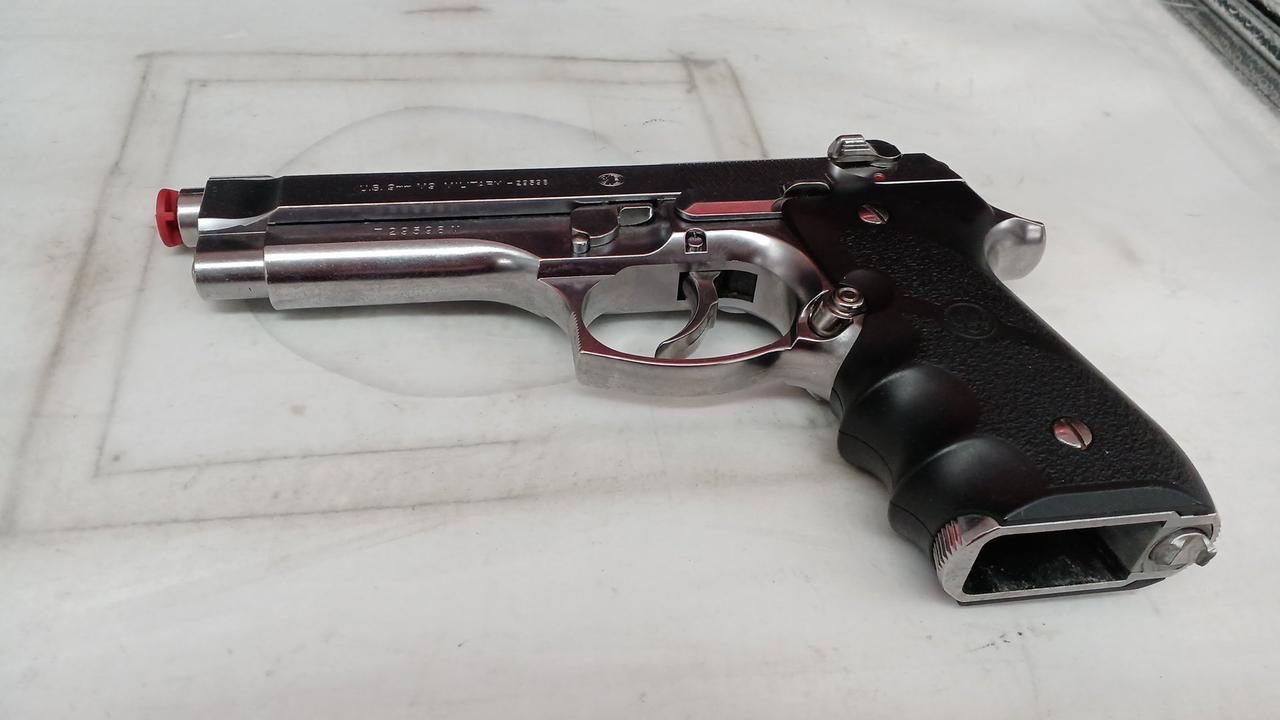 東京マルイ M92F おまけあり Amazon | 東京マルイ M92F フレームシルバー 18歳以上ガスブロー