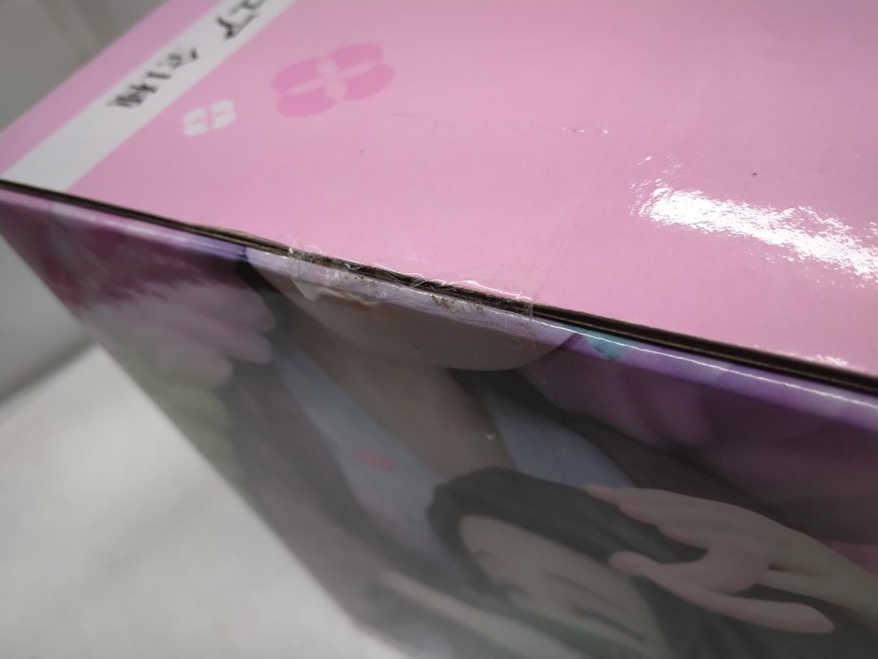 この他のテープにも汚れあり。