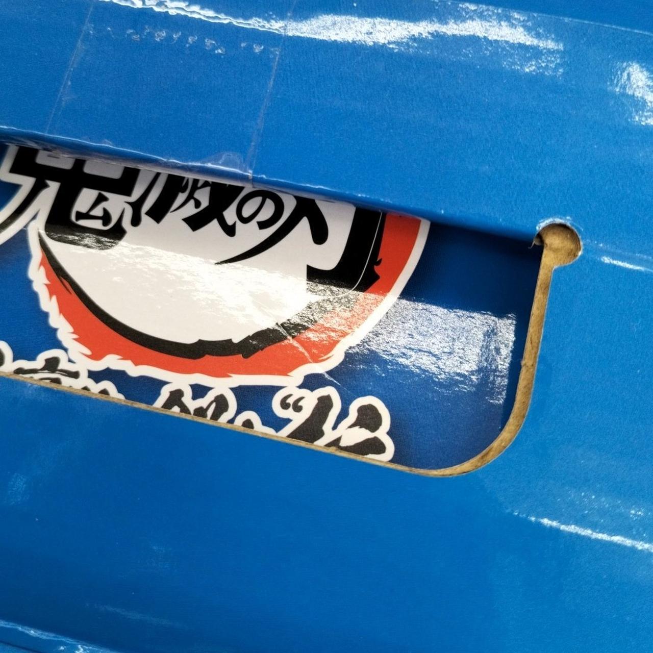 箱上部凹みキズあり