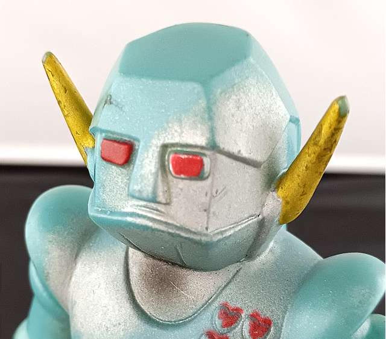 キズ・汚れがあります。
