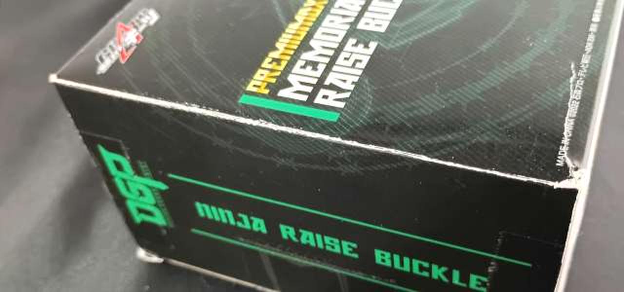 箱に傷みがあります。