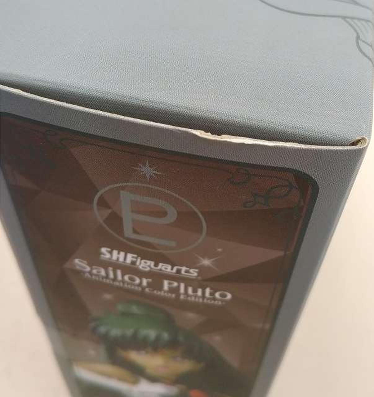 少し傷みがあります。