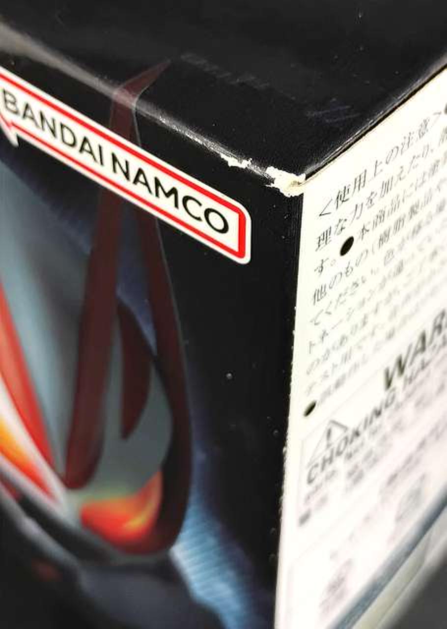 箱に傷みがあります。