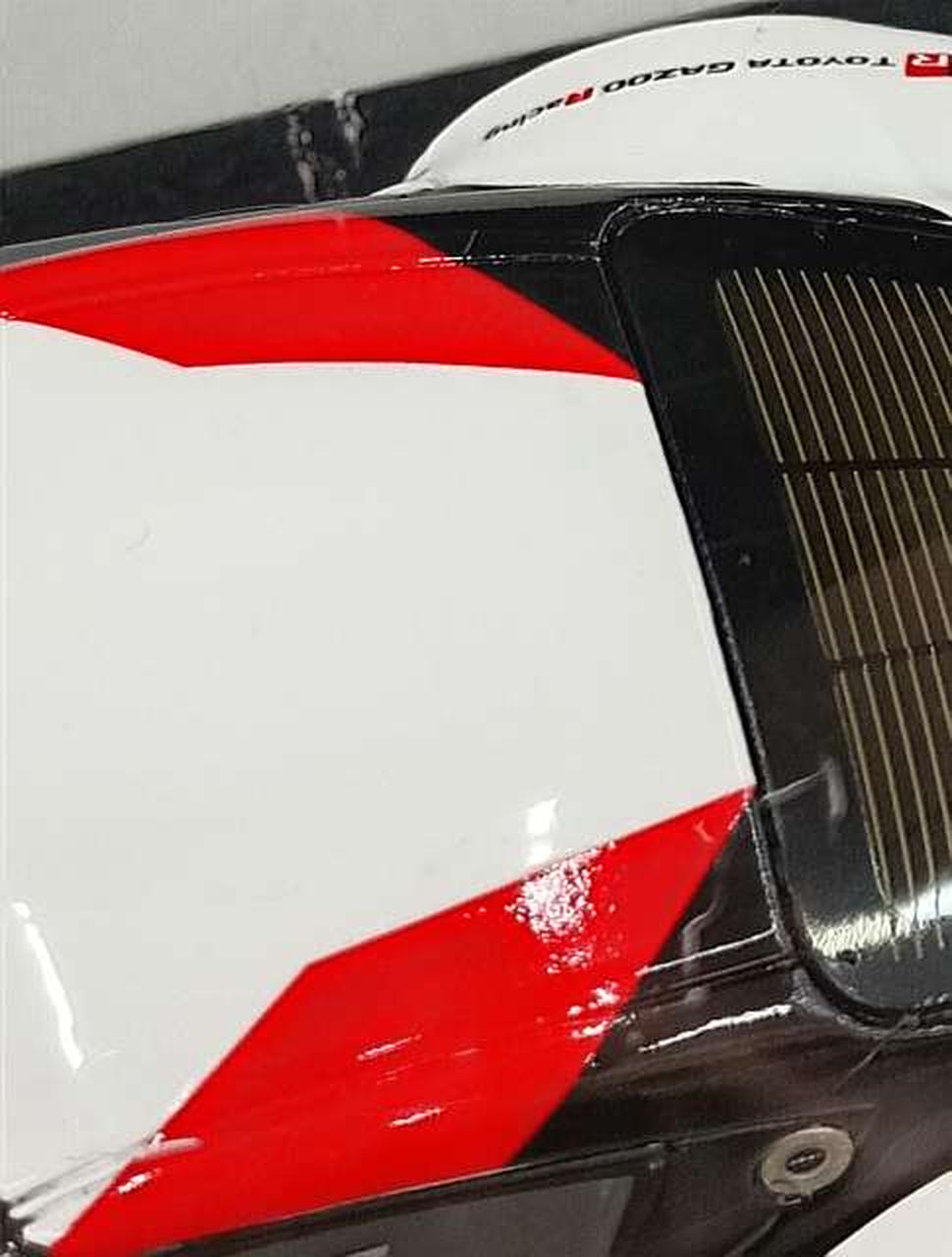 ケースにキズがあります。