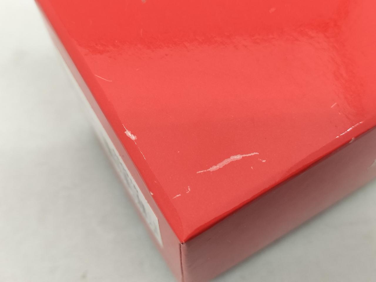 箱に傷みが見受けられます。