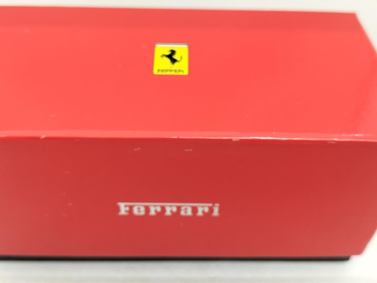 箱に傷みが見受けられます。