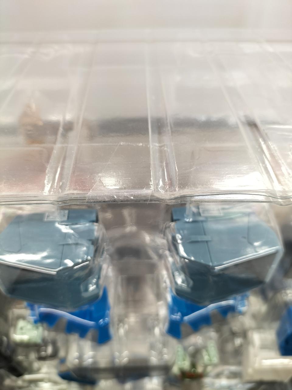 中箱未開封品です。