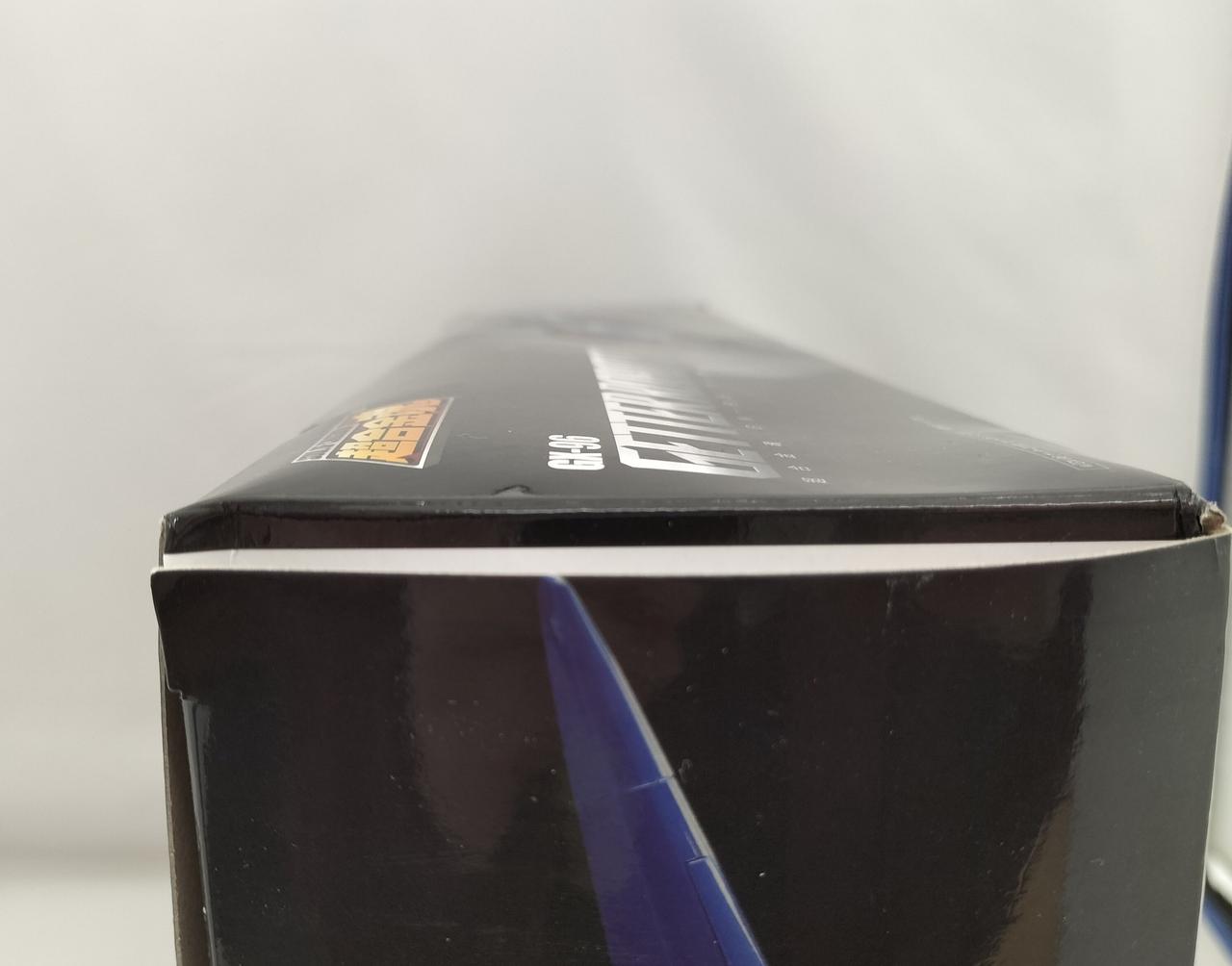 箱に歪みが見受けられます。