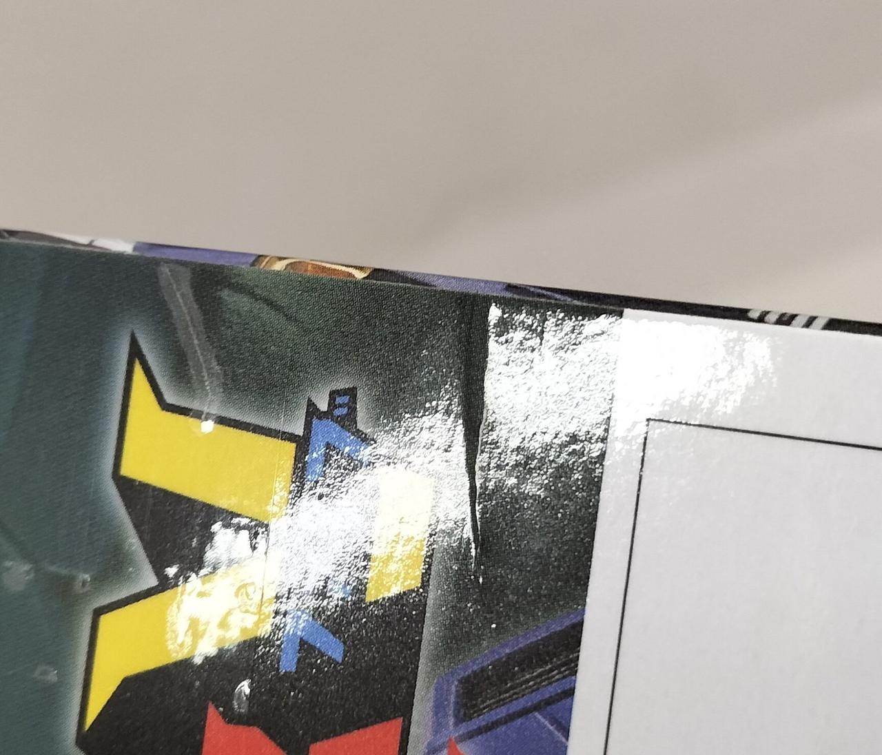 箱に凹みが見受けられます。