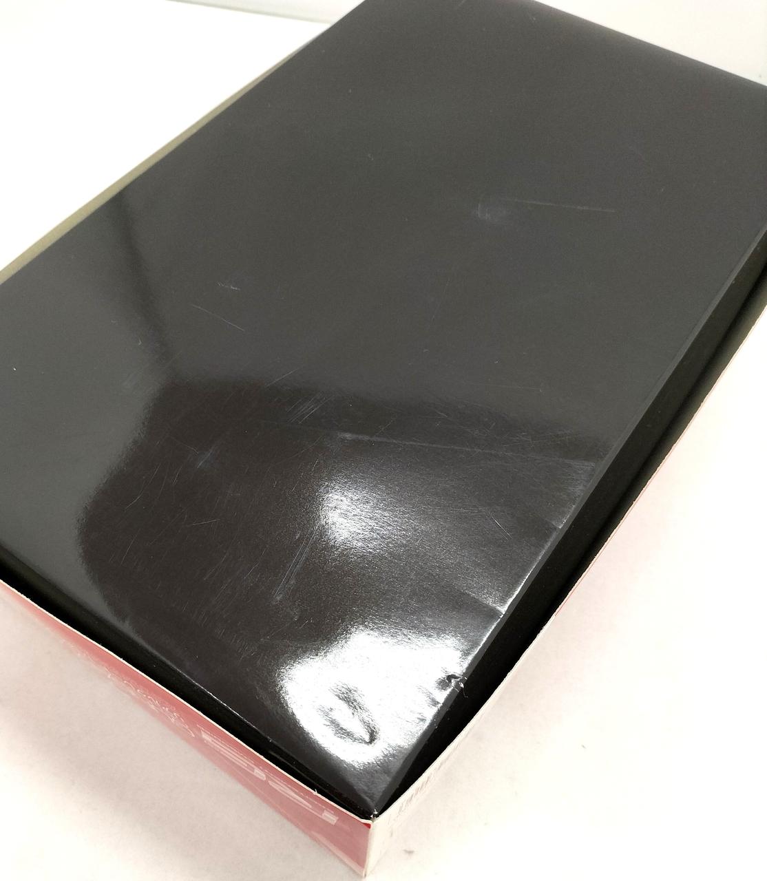 箱に傷みが見受けられます。