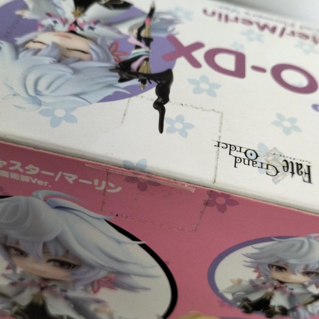 テープ跡、汚れが見受けられます。