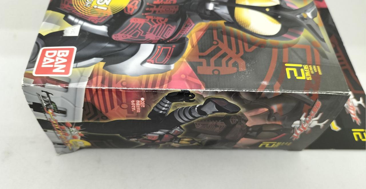 箱に傷みが見受けられます。