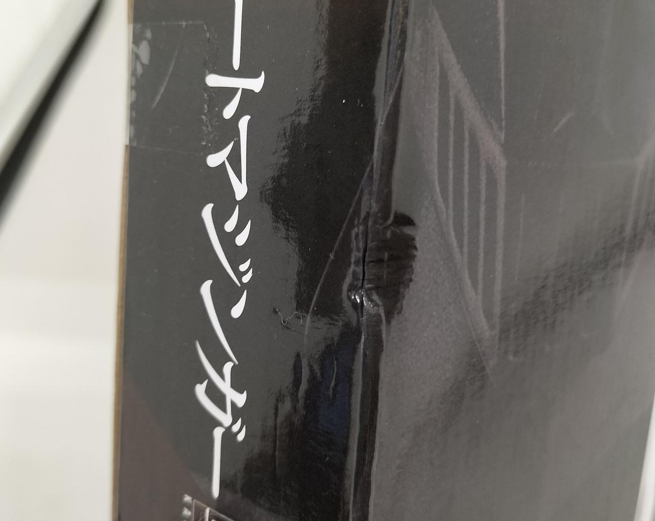 凹みが見受けられます。