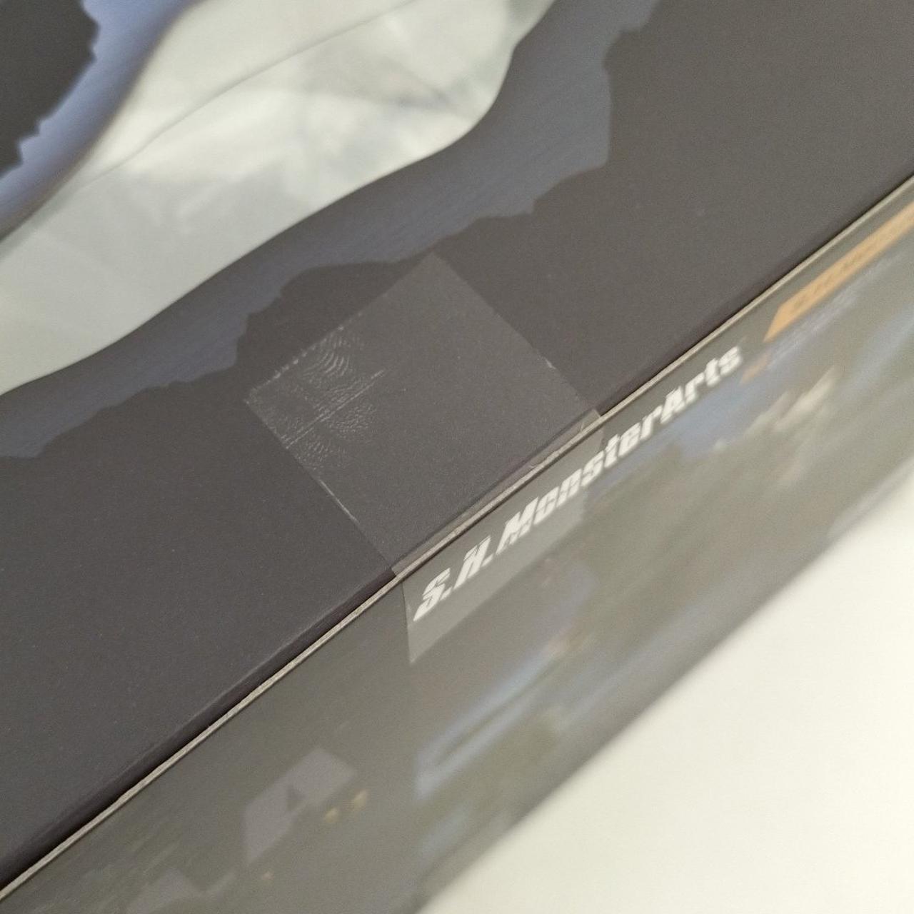 未開封品のようですが、指紋がついています