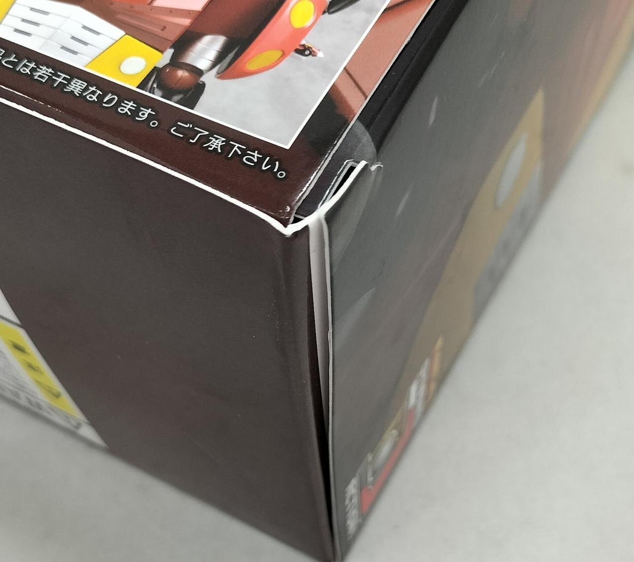 箱に傷みが見受けられます。