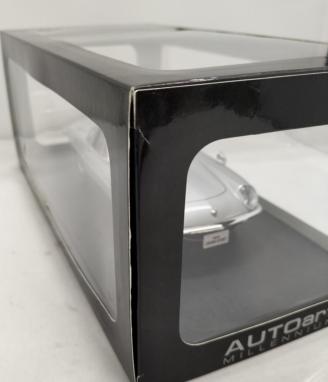 箱に傷みが見受けられます。